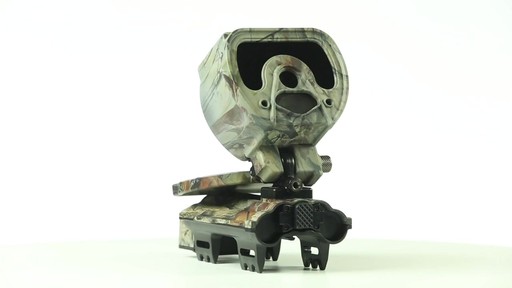 Eyecon Crossfire 7MP Invisi-Flash Trail / Game Camera Camo - image 3 from the video